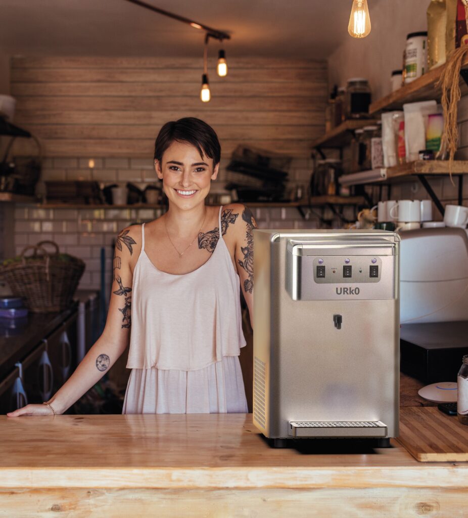 Chica Agua filtrada Tiny Water Categoria